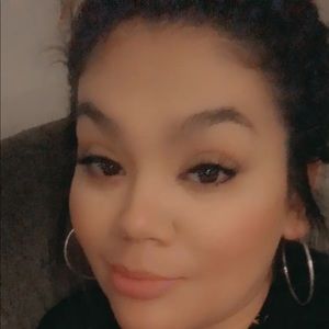 Meet your Posher, Priscilla